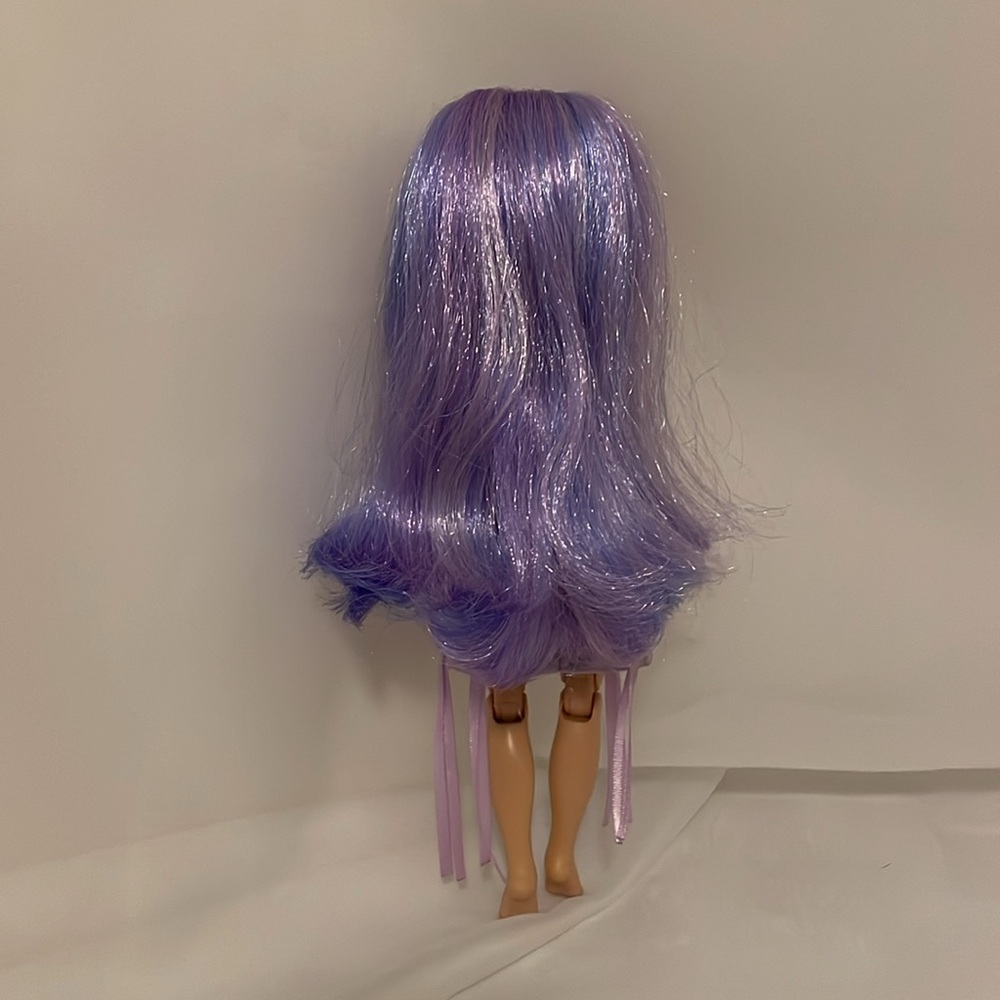 Rainbow High Violet Willow Fashion Doll - Picture 4 of 4